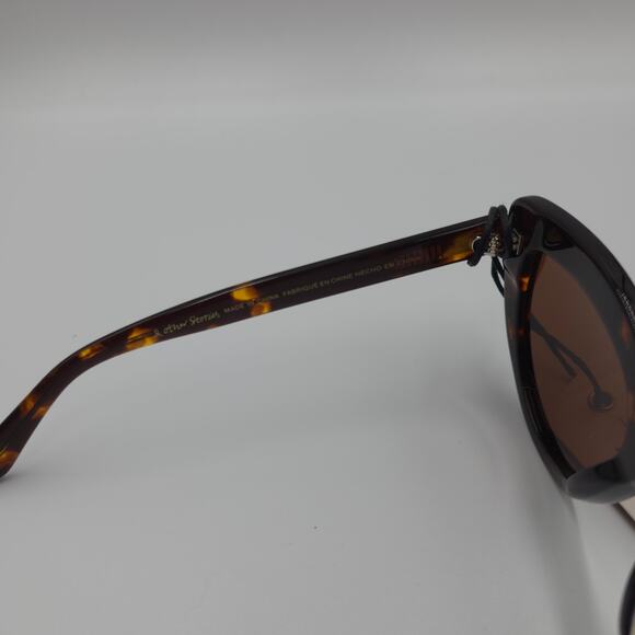 & Other Stories Oversized Cat Eye Sunglasses in Brown Tortoiseshell main image 5
